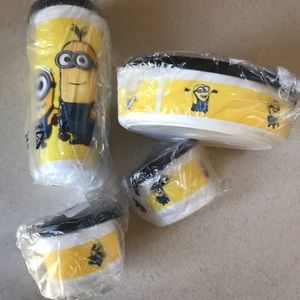 Tupperware minions snack set